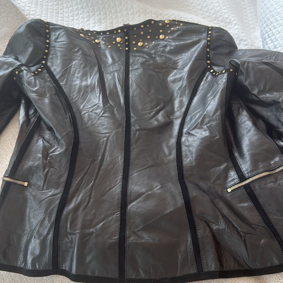 Beautiful Fendi jacket - Picture 2 of 6